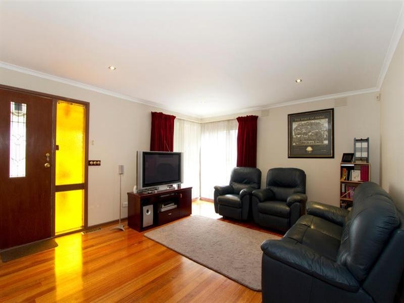 9 Tully Road, Clayton South VIC 3169