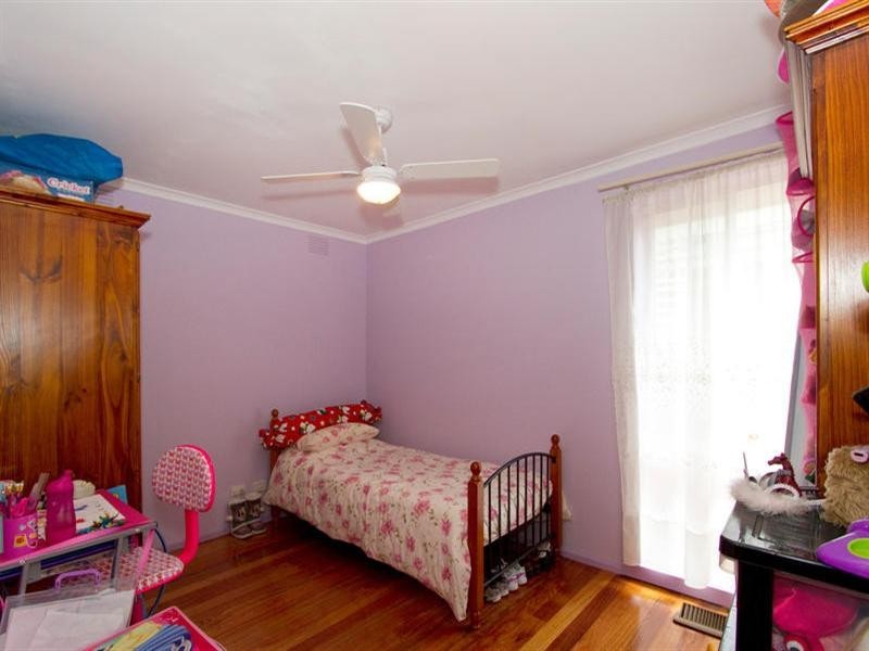 9 Tully Road, Clayton South VIC 3169