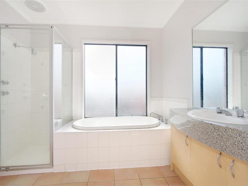 13 Savannah Place, Chadstone VIC 3148