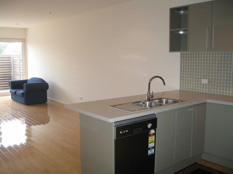 8/50 Poath Road, Hughesdale VIC 3166