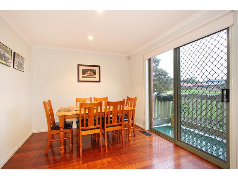4/142 Ferntree Gully Road (Facing Highland Avenue), Oakleigh East VIC 3166