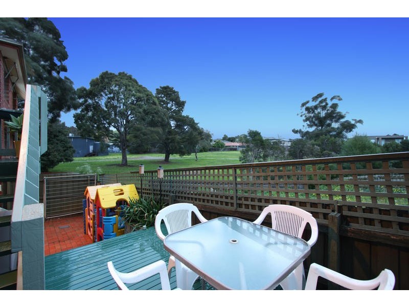 4/142 Ferntree Gully Road (Facing Highland Avenue), Oakleigh East VIC 3166