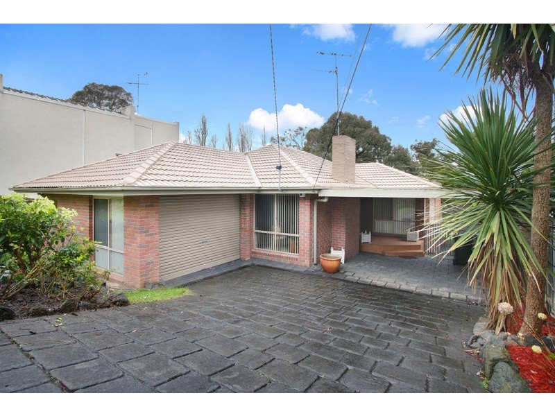 92 Oakpark Drive, Chadstone VIC 3148
