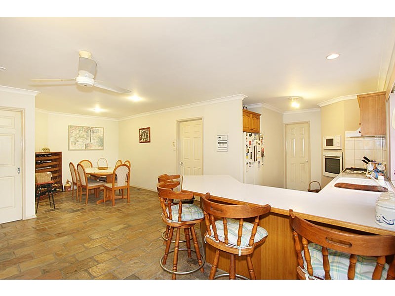 92 Oakpark Drive, Chadstone VIC 3148