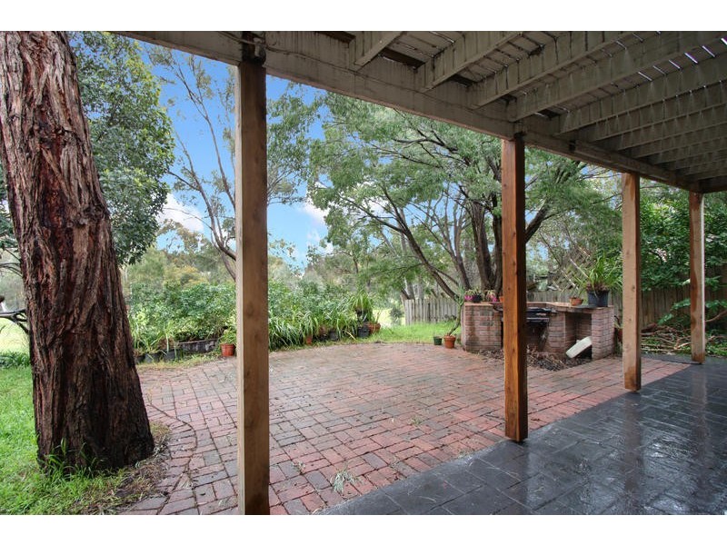 92 Oakpark Drive, Chadstone VIC 3148