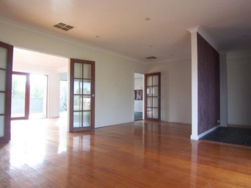 9 Prior Road, Malvern East VIC 3145