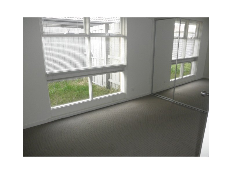 2/637 Blackburn Road, Clayton VIC 3168