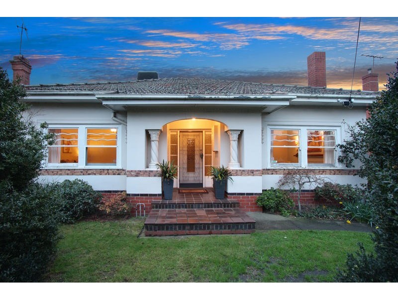 97 Kangaroo Road, Hughesdale VIC 3166