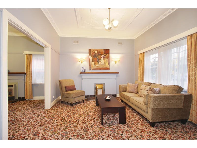 97 Kangaroo Road, Hughesdale VIC 3166