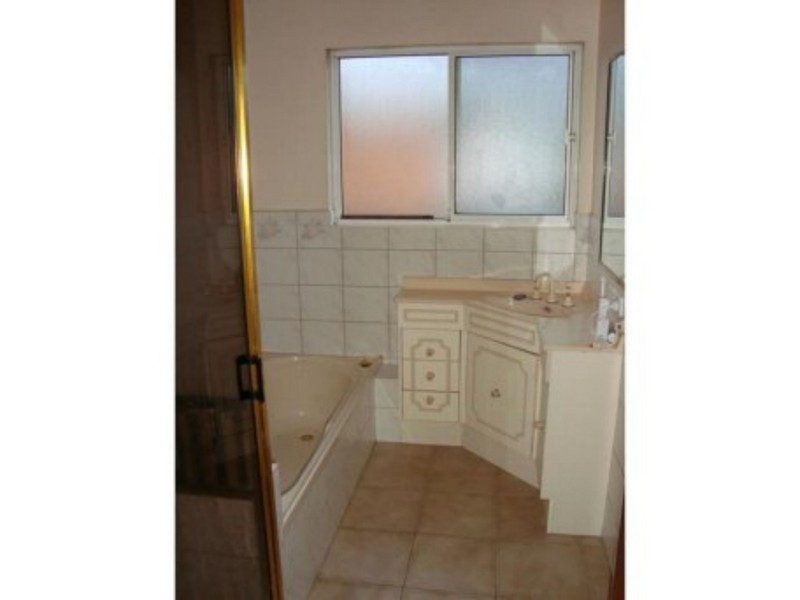 29 Dundee Avenue, Chadstone VIC 3148