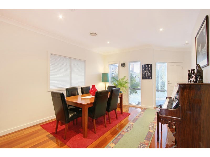 2/26 Willesden Road, Hughesdale VIC 3166