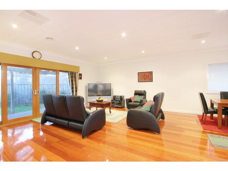 2/26 Willesden Road, Hughesdale VIC 3166