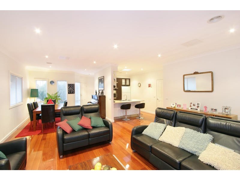 2/26 Willesden Road, Hughesdale VIC 3166