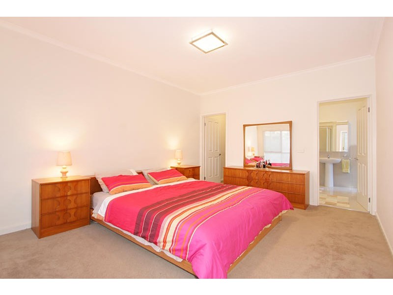 2/26 Willesden Road, Hughesdale VIC 3166