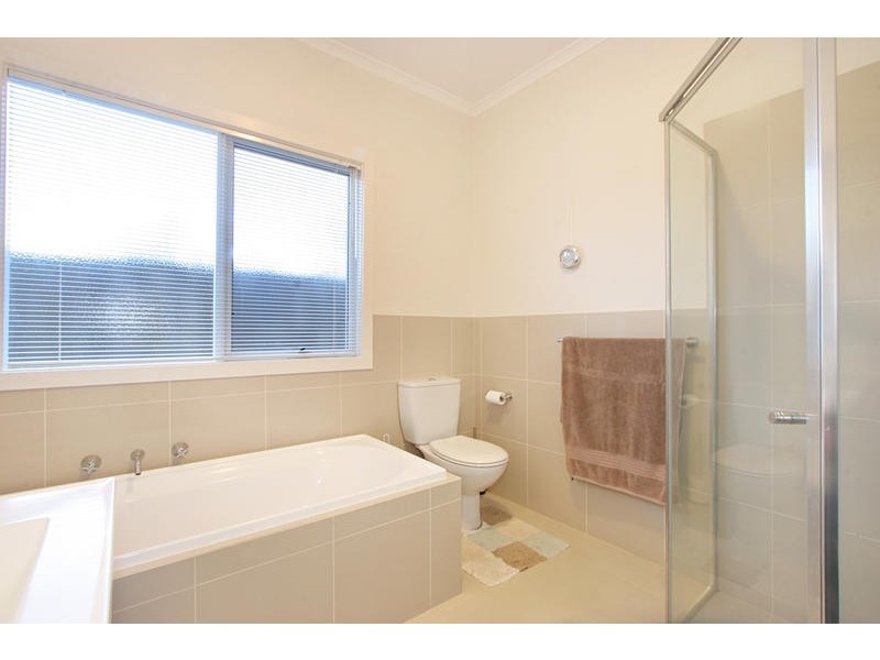 2/26 Willesden Road, Hughesdale VIC 3166