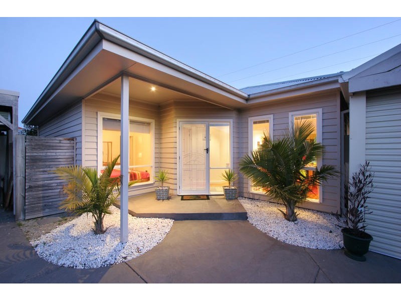 2/26 Willesden Road, Hughesdale VIC 3166