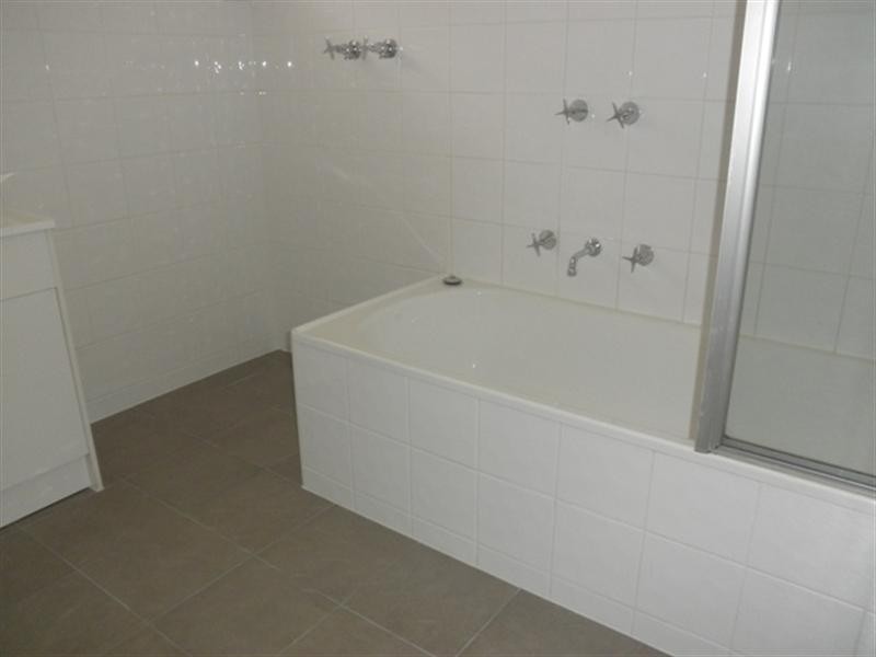 2/10 Beckett Street, Chadstone VIC 3148