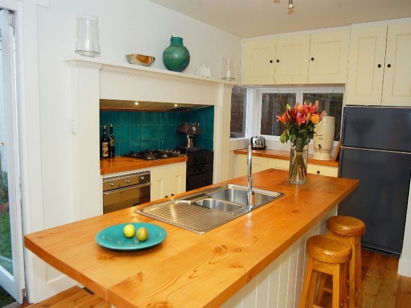 42 Canterbury Street, Hughesdale VIC 3166