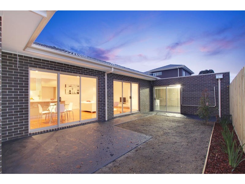 2/7 Reid Street, Oakleigh South VIC 3167