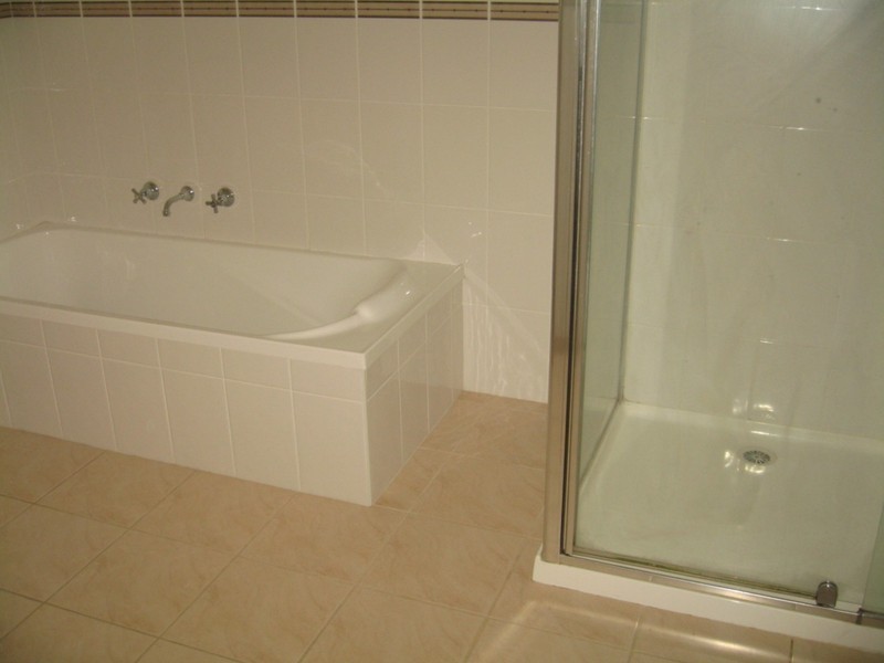 2/16 Prince Charles Street, Clayton VIC 3168