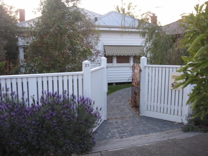 21 Bowmans Parade, Oakleigh East VIC 3166