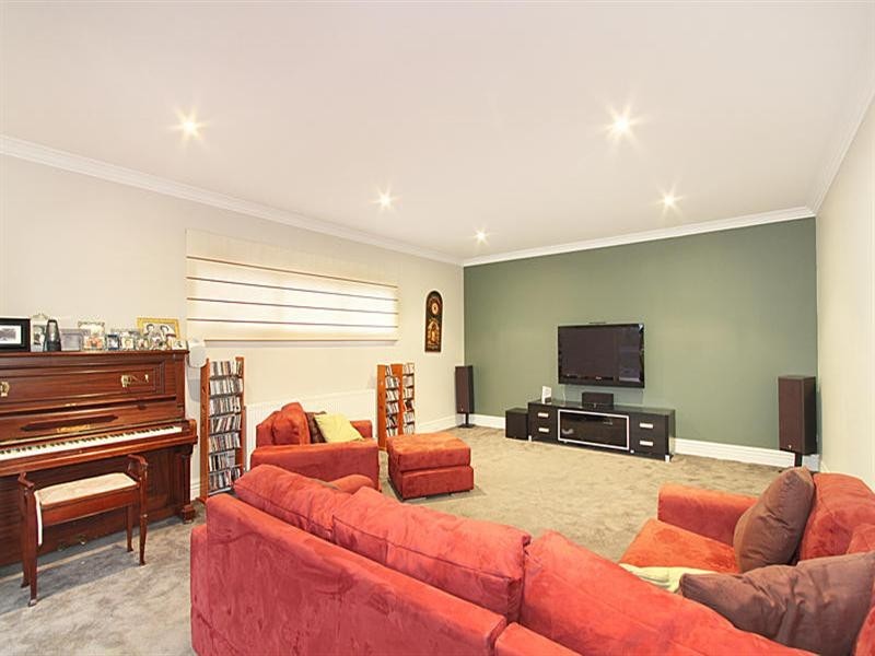 6 Darling Street, Hughesdale VIC 3166