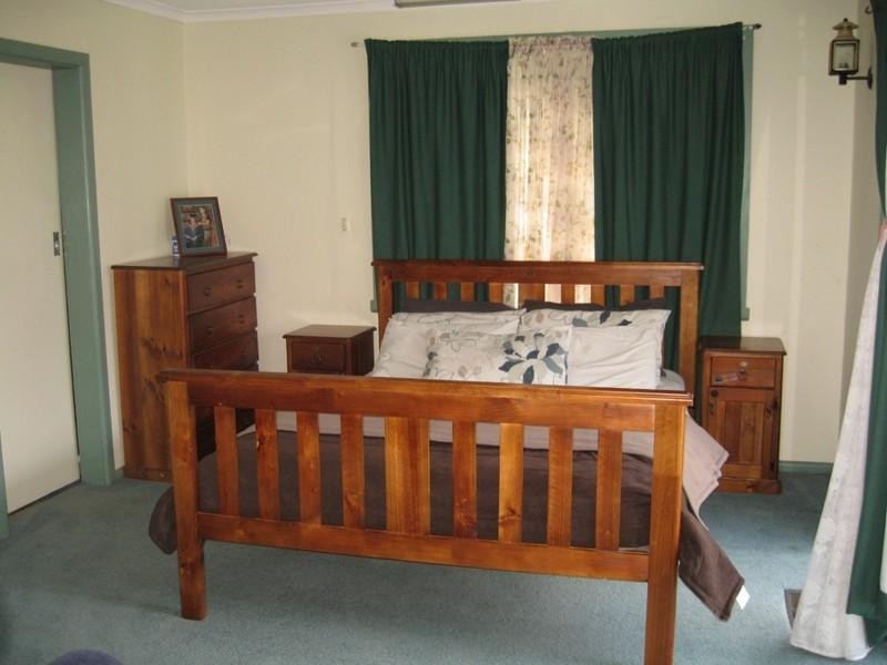 18 Rawdon Hill Drive, Dandenong North VIC 3175