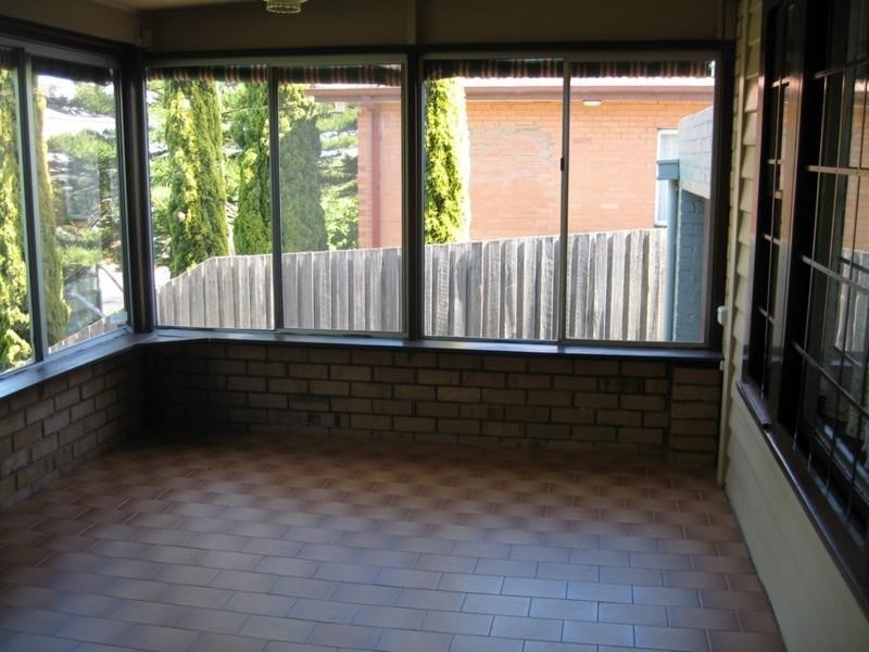 24 Stapley Crescent, Chadstone VIC 3148