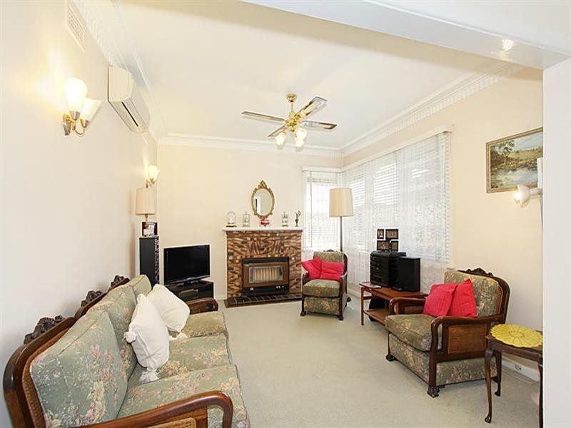 42 Carmichael Road, Oakleigh East VIC 3166