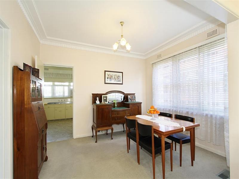 42 Carmichael Road, Oakleigh East VIC 3166