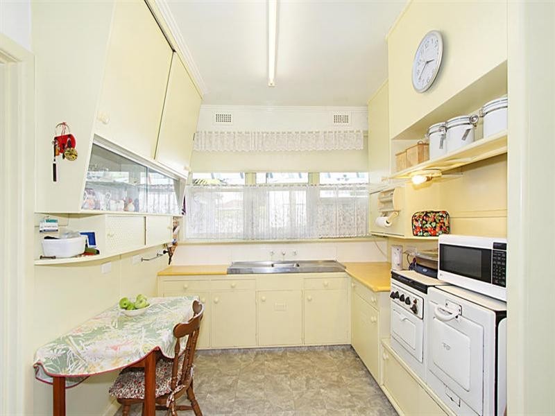 42 Carmichael Road, Oakleigh East VIC 3166