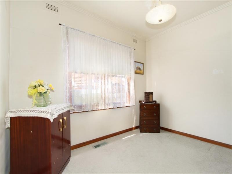 42 Carmichael Road, Oakleigh East VIC 3166