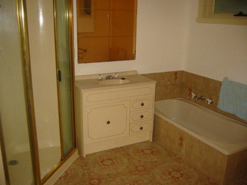 10 Ward Avenue, Oakleigh South VIC 3167