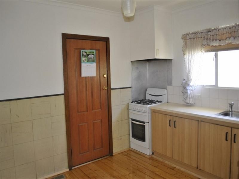 14 Nyrang Street, Chadstone VIC 3148