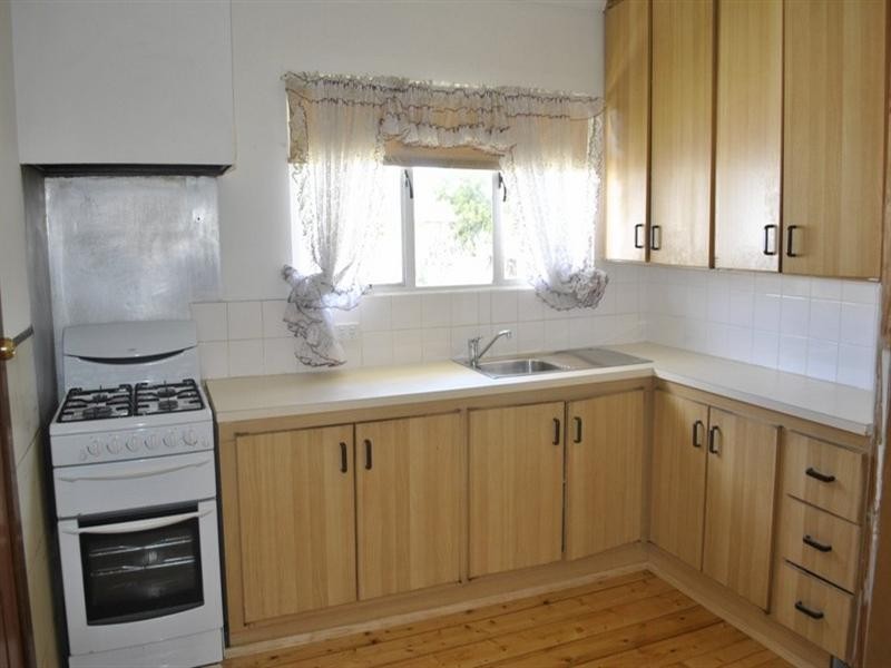 14 Nyrang Street, Chadstone VIC 3148