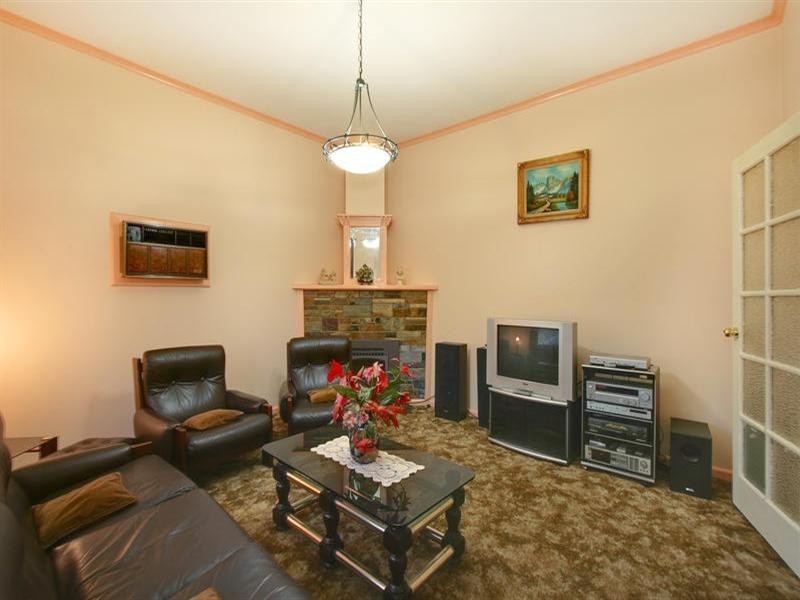 12 Willesden Road, Hughesdale VIC 3166