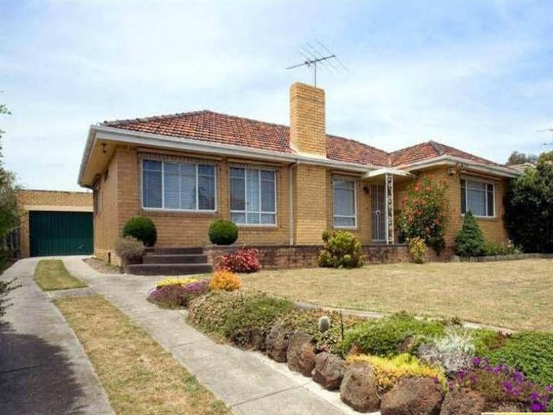 4 Hennessy Street, Chadstone VIC 3148