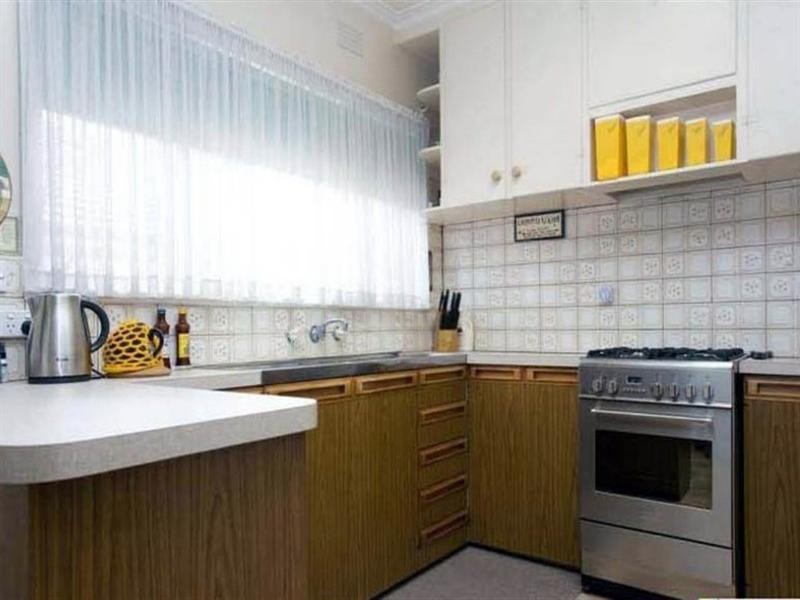 4 Hennessy Street, Chadstone VIC 3148