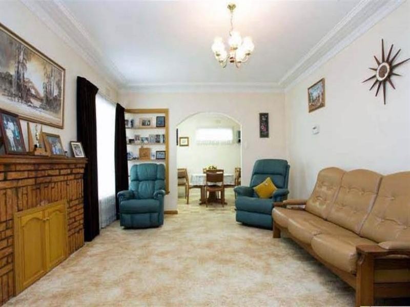 4 Hennessy Street, Chadstone VIC 3148