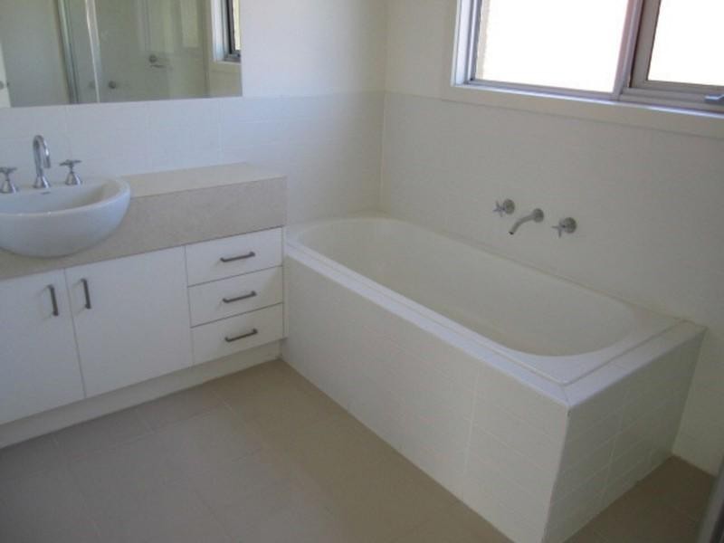 2/20 Bettina Street, Clayton VIC 3168