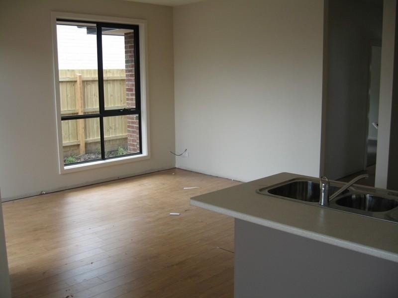 8/27-29 Colin Road, Oakleigh South VIC 3167