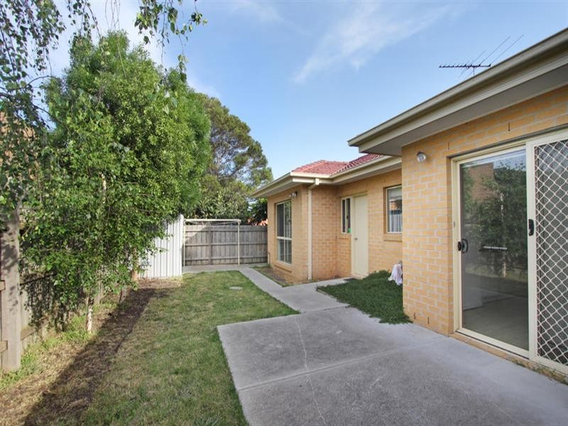 2/21 Rayhur Street, Clayton South VIC 3169