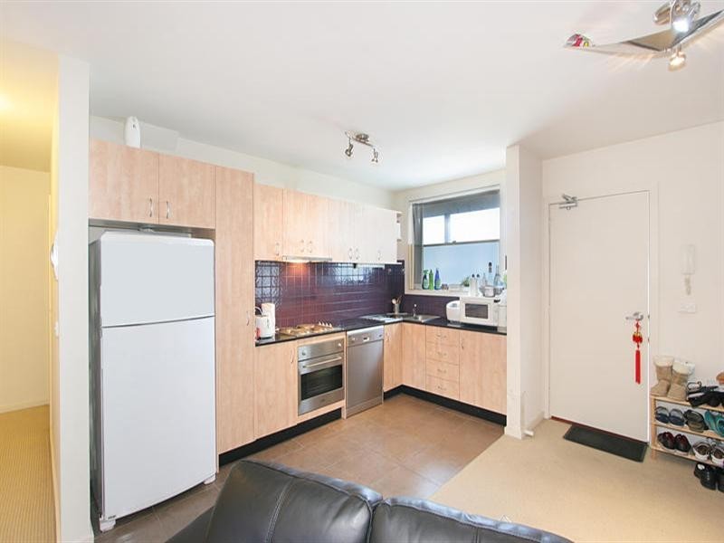 17/82-86 Atherton Road, Oakleigh VIC 3166