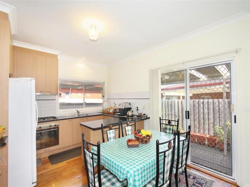 2 Bond Street, Clayton South VIC 3169