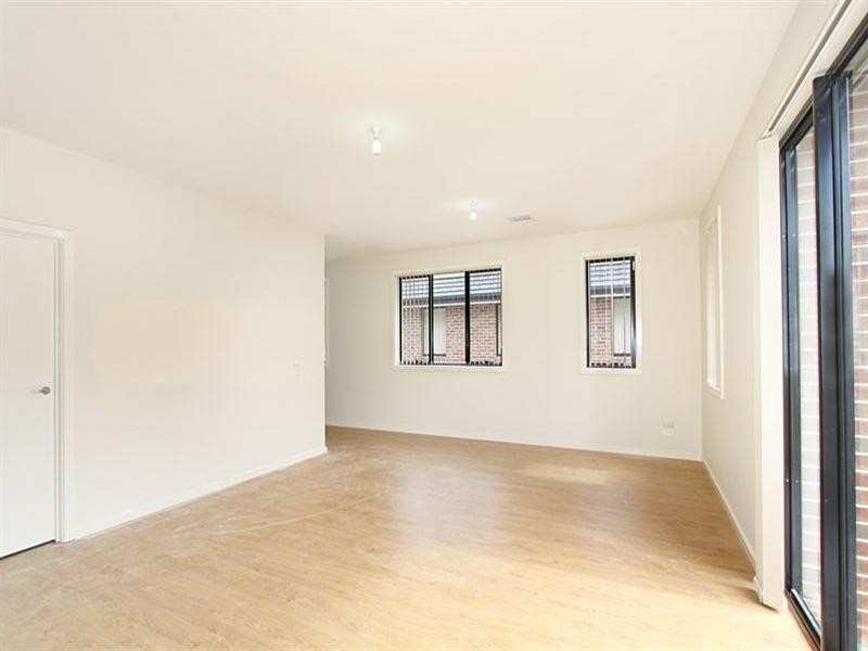 2/27-29 Colin Road, Oakleigh South VIC 3167