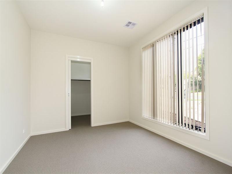 2/27-29 Colin Road, Oakleigh South VIC 3167
