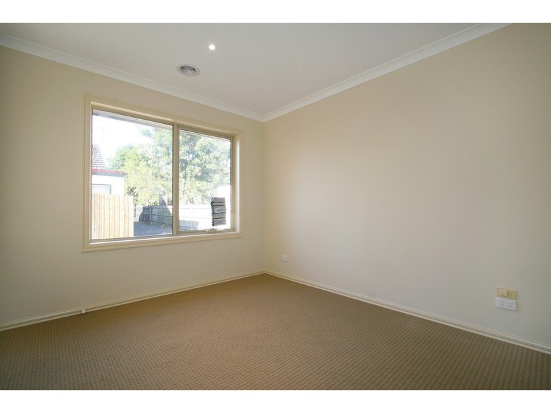 13 Parer Street, Oakleigh VIC 3166