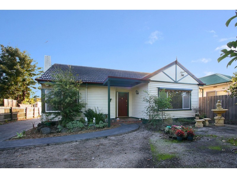 13 Parer Street, Oakleigh VIC 3166