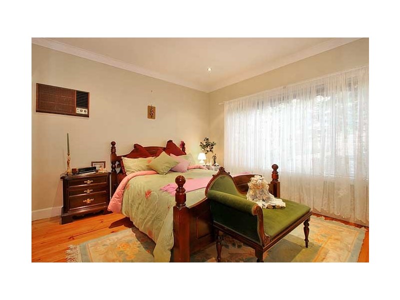 13 Parer Street, Oakleigh VIC 3166