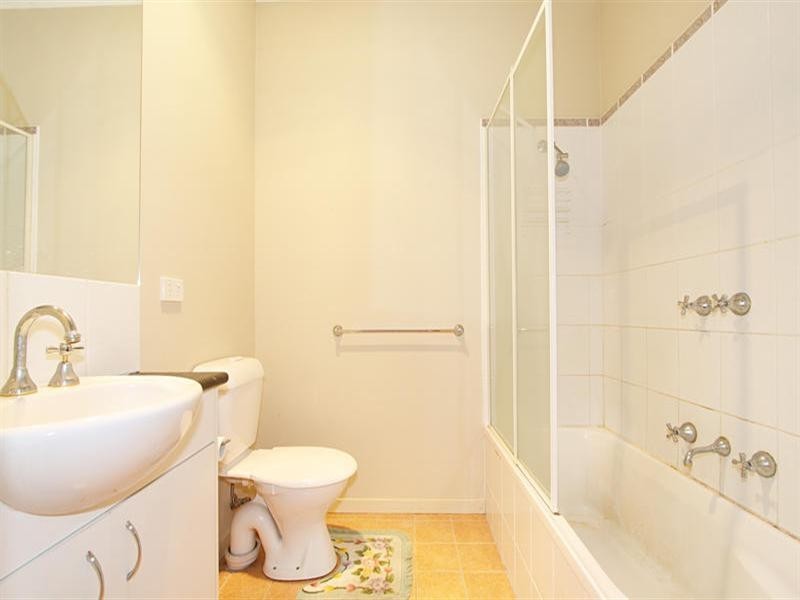 2/100 Moriah Street, Clayton VIC 3168